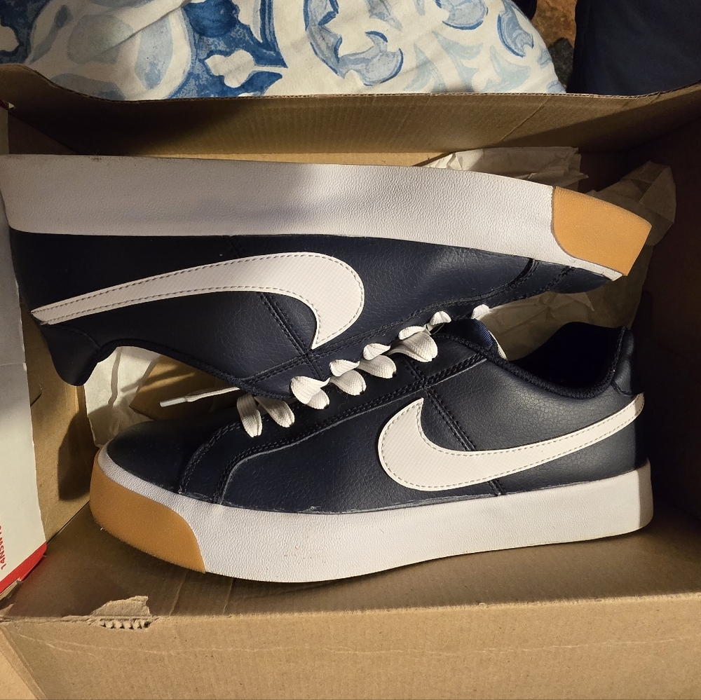 NIKE COURT ROYALE AC Obisidian GUM